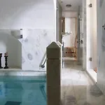 Отель Ploes